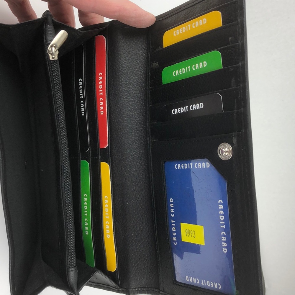 Black leather wallet - Picture 3 of 3